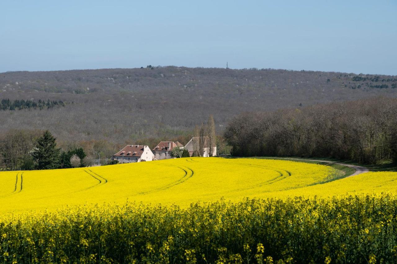 Vila Josette Asquins Exteriér fotografie